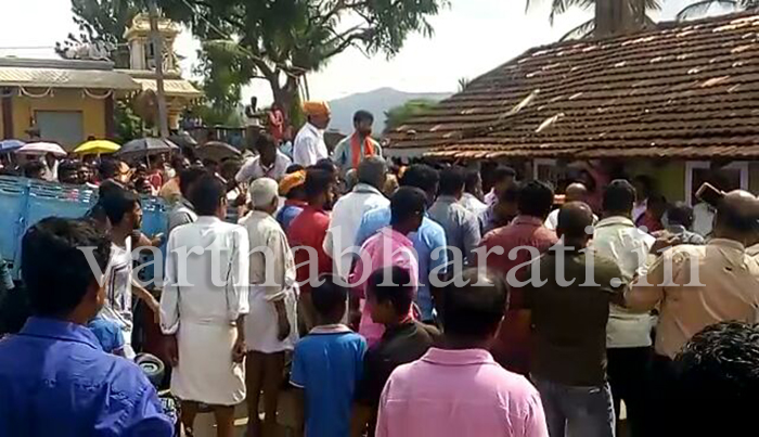 ಚಿಕ್ಕಮಗಳೂರು: ಸಿಟಿ ರವಿ ಮತಯಾಚನೆ ವೇಳೆ ಗ್ರಾಮಸ್ಥರಿಂದ ಅಡ್ಡಿ